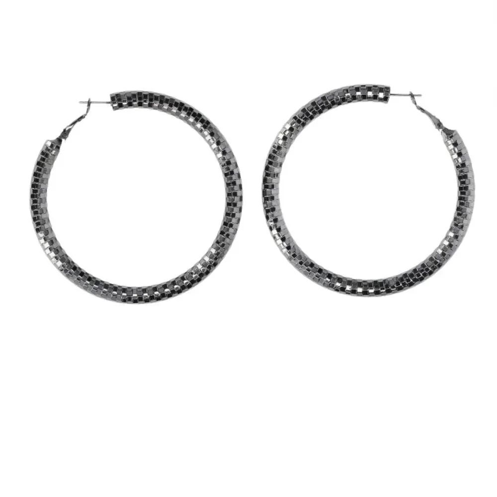 BRAND NEW MADDEN NYC WOMEN's FASHION OPENWORK LARGE HOOP EARRINGS